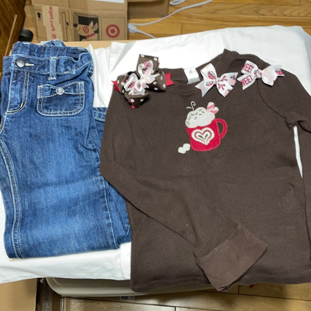 Girls Size 7 Gymboree outfit with bows